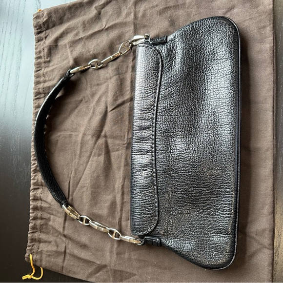 Tod’s Leather Shoulder Bag - Picture 9 of 9